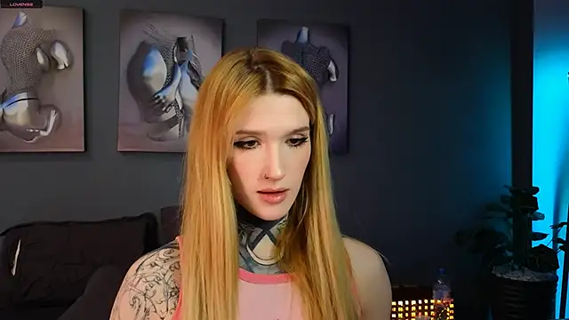 Snapshot of SophieInkk chatting on March 2025 07:59:02 PM SophieInkk online show from March 2025 07:59:02 PM