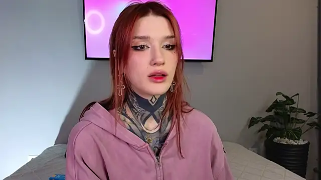 Snapshot of SophieInkk chatting on November 2025 06:23:01 PM SophieInkk online show from November 2025 06:23:01 PM