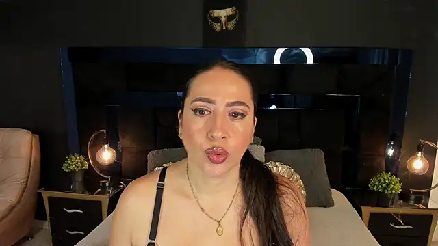 Snapshot of MayraVegas chatting on February 2025 01:22:01 PM MayraVegas online show from February 2025 01:22:01 PM