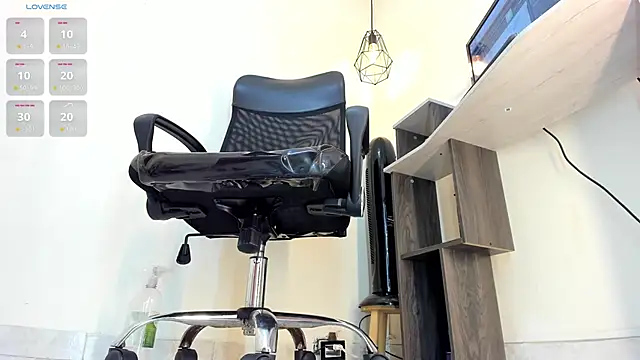 Snapshot of victoria_Christie chatting on September 2025 10:17:02 AM victoria Christie online show from September 2025 10:17:02 AM