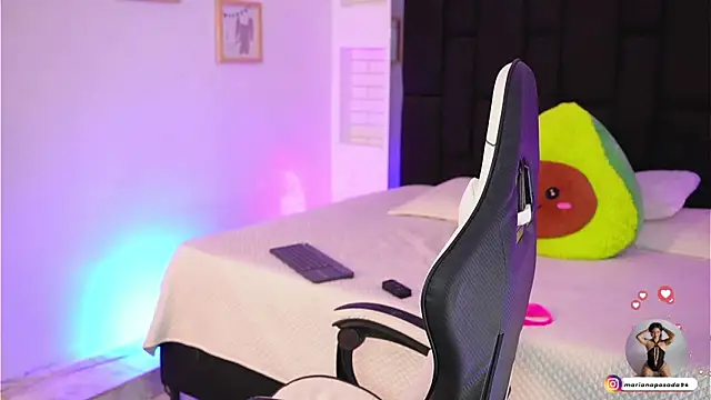 Marianamonroe  online show from March 2026 06:57:02 PM