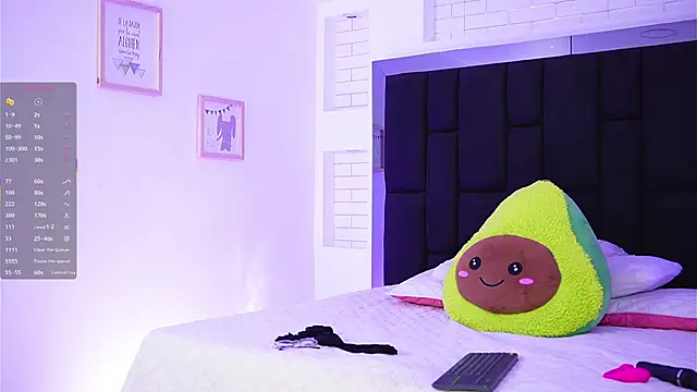 Marianamonroe  online show from November 2025 06:56:02 PM