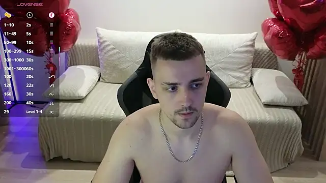 Larstar01 online show from October 2025 08:10:01 PM