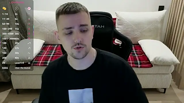 Larstar01 online show from February 2026 10:45:02 PM