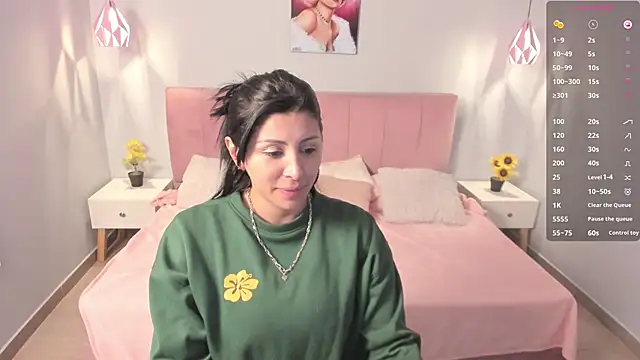tiffani  love online show from March 2025 01:39:02 PM