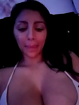 Snapshot of tiffani__love chatting on November 2025 01:03:02 PM tiffani love online show from November 2025 01:03:02 PM