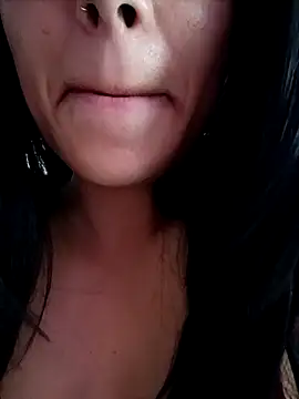 tiffani  love online show from October 2025 08:20:01 PM