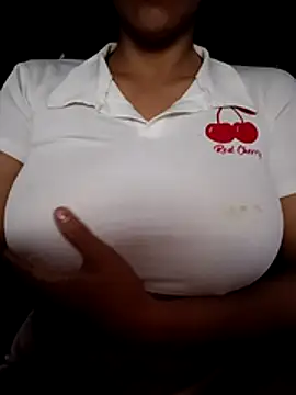 Snapshot of tiffani__love chatting on February 2026 06:58:01 AM tiffani love online show from February 2026 06:58:01 AM