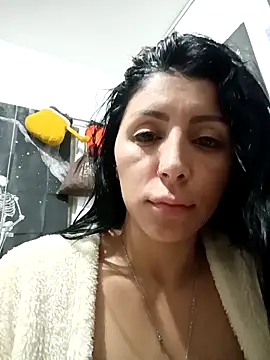 Snapshot of tiffani__love chatting on February 2026 10:04:01 AM tiffani love online show from February 2026 10:04:01 AM