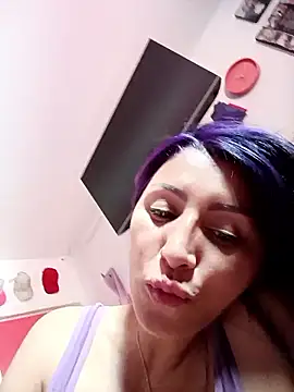 Snapshot of tiffani__love chatting on January 2026 04:11:02 PM tiffani love online show from January 2026 04:11:02 PM