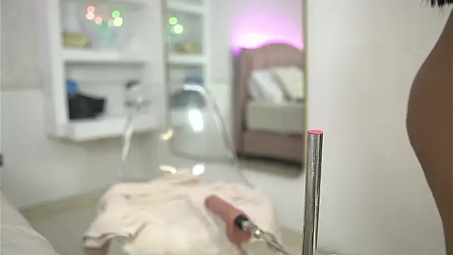 Emi latingirl online show from March 2026 07:58:02 PM