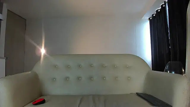 Emi latingirl online show from April 2026 07:04:02 PM