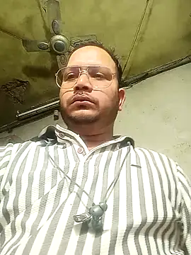 DeepakXxxR86 online show from February 2026 02:30:02 PM