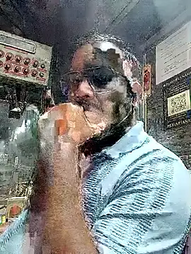 DeepakXxxR86 online show from January 2026 01:28:01 PM