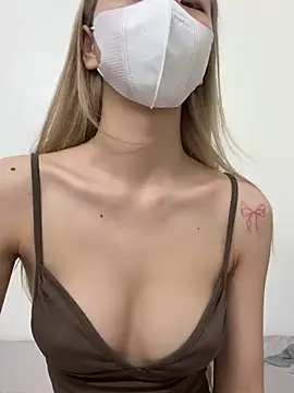 Lucy-Gold online show from April 2026 02:04:01 AM