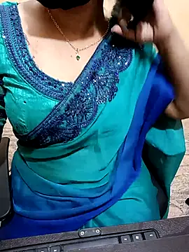 Snapshot of Nithya_05 chatting on November 2025 05:44:02 AM Nithya 05 online show from November 2025 05:44:02 AM