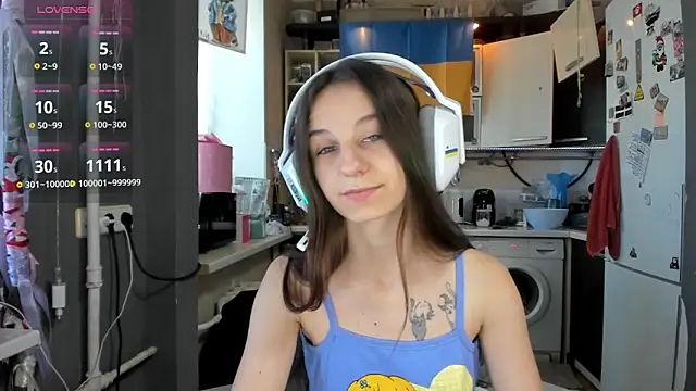 Snapshot of _Nika_Kik chatting on June 2026 06:02:02 AM Nika Kik online show from June 2026 06:02:02 AM