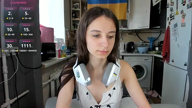 Snapshot of _Nika_Kik chatting on June 2026 08:41:02 AM Nika Kik online show from June 2026 08:41:02 AM