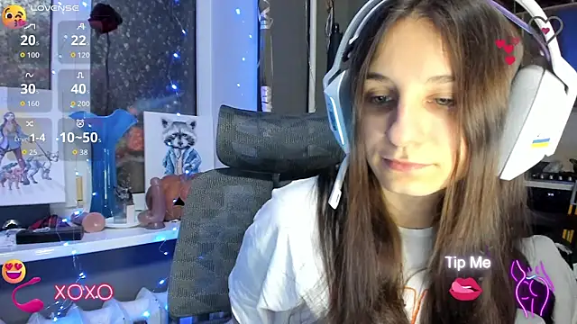  Nika Kik online show from November 2025 06:33:02 PM