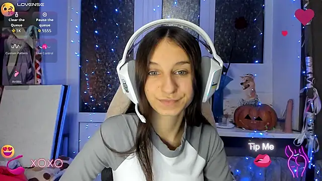  Nika Kik online show from October 2025 06:29:01 PM