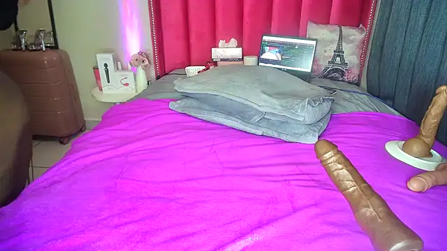 Snapshot of YummyThick_Yanaya chatting on July 2026 11:41:02 PM YummyThick Yanaya online show from July 2026 11:41:02 PM