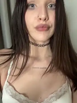 CherryCrystall online show from February 2026 07:05:01 PM