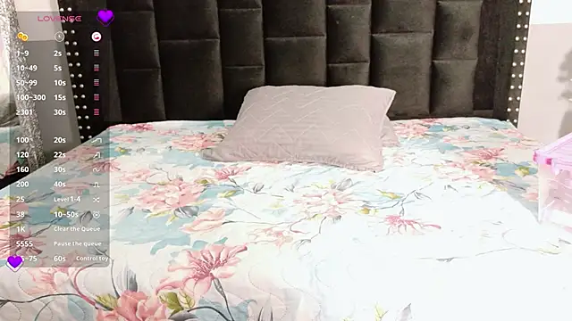 kinkyhousewifee online show from November 2025 07:25:01 PM