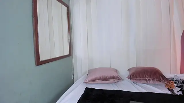 Snapshot of nahomi_sweett chatting on November 2025 11:14:02 AM nahomi sweett online show from November 2025 11:14:02 AM