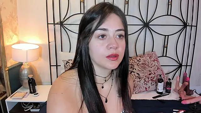 nahomi sweett online show from September 2025 10:54:02 AM