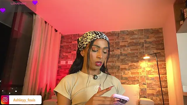 Ashleey Fox online show from March 2026 02:17:02 AM