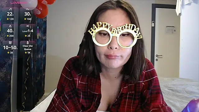 Snapshot of Maya_Kumashiro chatting on November 2025 10:21:02 PM Maya Kumashiro online show from November 2025 10:21:02 PM