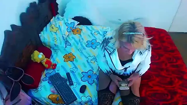 Candy-love87 online show from February 2026 02:36:01 PM