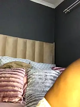 Nicole Liam  online show from October 2025 01:36:02 PM