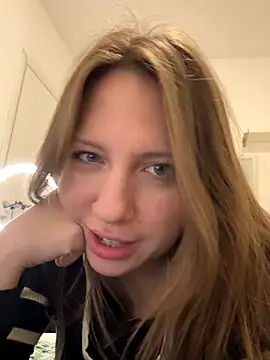 Sashabunny online show from November 2025 07:47:01 PM