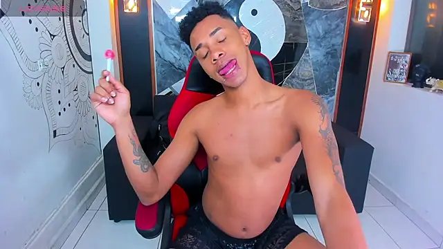 Snapshot of Hottwinkguys chatting on March 2025 11:16:02 PM Hottwinkguys online show from March 2025 11:16:02 PM