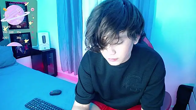 Snapshot of andyboy- chatting on March 2025 01:03:02 AM andyboy- online show from March 2025 01:03:02 AM