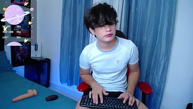 Snapshot of andyboy- chatting on February 2025 09:49:01 PM andyboy- online show from February 2025 09:49:01 PM