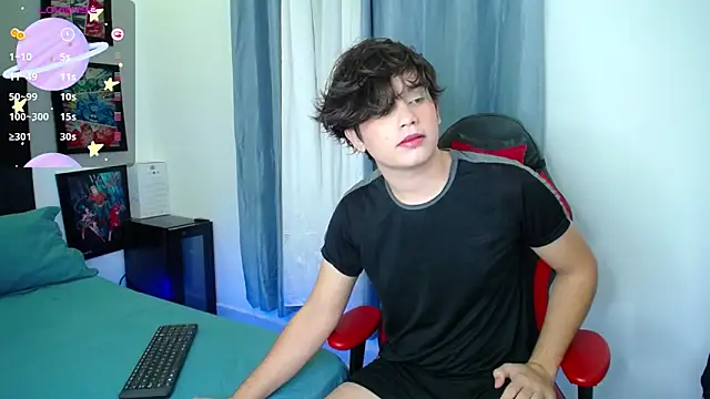 Snapshot of andyboy- chatting on February 2025 09:31:02 PM andyboy- online show from February 2025 09:31:02 PM