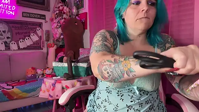 Snapshot of CherryBombBomb chatting on November 2025 05:57:02 AM CherryBombBomb online show from November 2025 05:57:02 AM