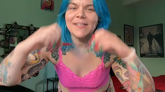 Snapshot of CherryBombBomb chatting on December 2025 10:31:01 PM CherryBombBomb online show from December 2025 10:31:01 PM