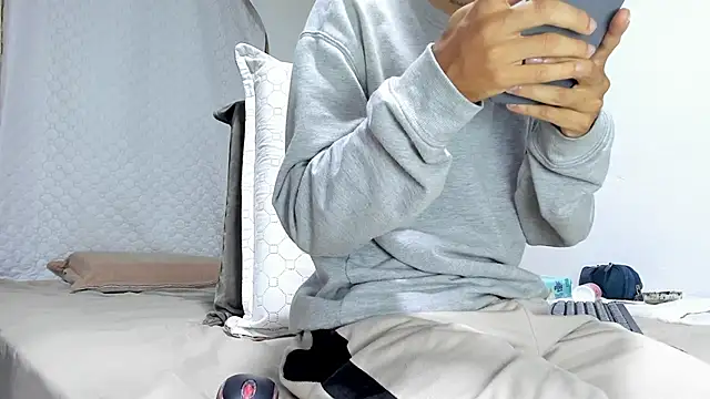 Aronxxs online show from February 2025 11:06:01 AM