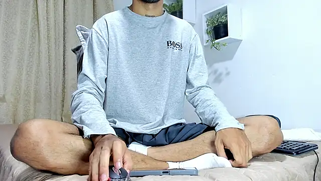 Aronxxs online show from March 2025 10:17:01 AM