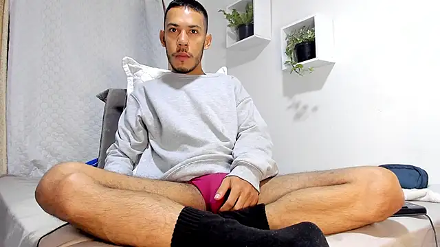 Aronxxs online show from February 2025 11:00:02 AM