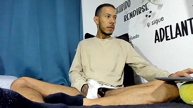 Aronxxs online show from December 2025 07:58:02 AM