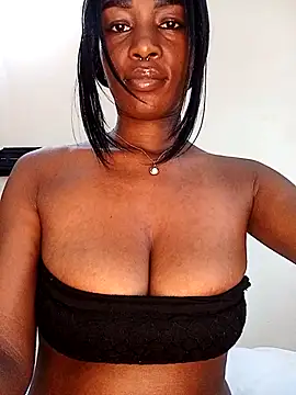 Snapshot of Ayrella02 chatting on May 2026 01:04:01 PM Ayrella02 online show from May 2026 01:04:01 PM