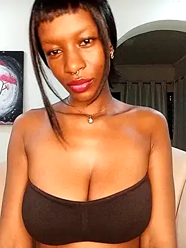 Ayrella02 online show from February 2026 01:48:01 AM