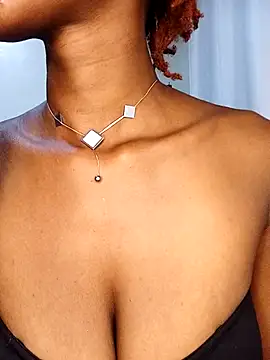 Ayrella02 online show from November 2025 05:13:01 PM