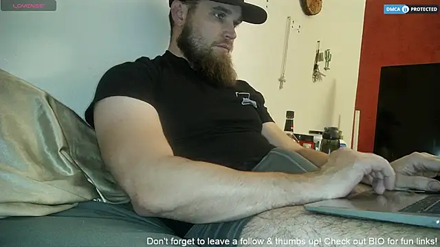 dikdowndaddy online show from April 2026 10:05:02 PM