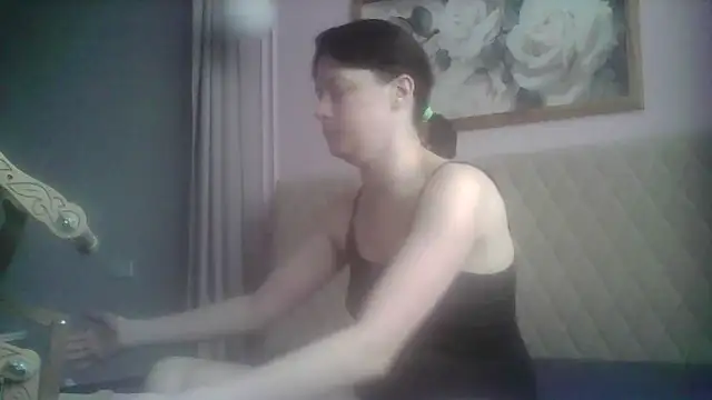 SunElizabeth online show from April 2026 11:33:01 AM