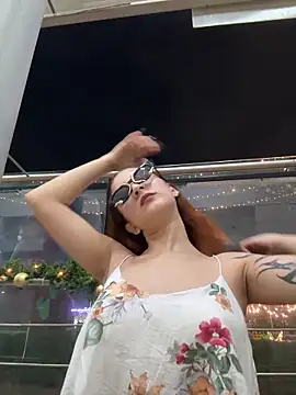 Mon Cherry online show from December 2025 12:04:01 AM